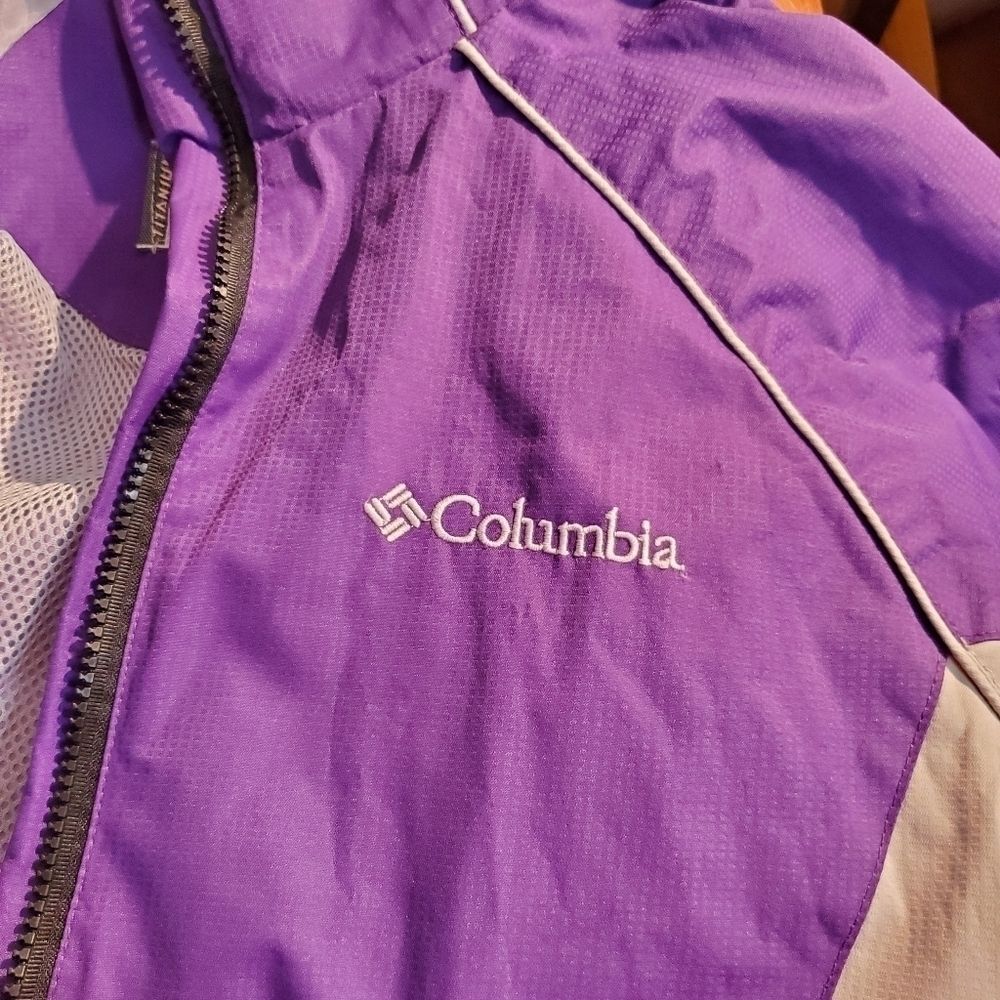 0740. Columbia ~ Titanium ~ Woman's Snow Parka ~ in Perfect Purple!!